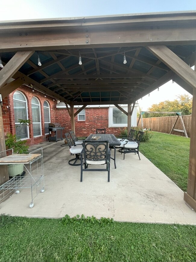 Building Photo - 5474 Golfside Dr