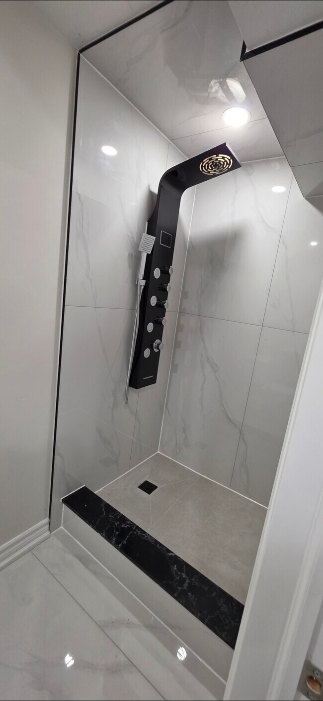 Photo du bâtiment - 119 Burrows Hall Blvd