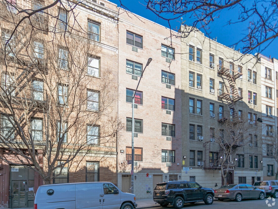 Primary Photo - 2311 Morris Ave