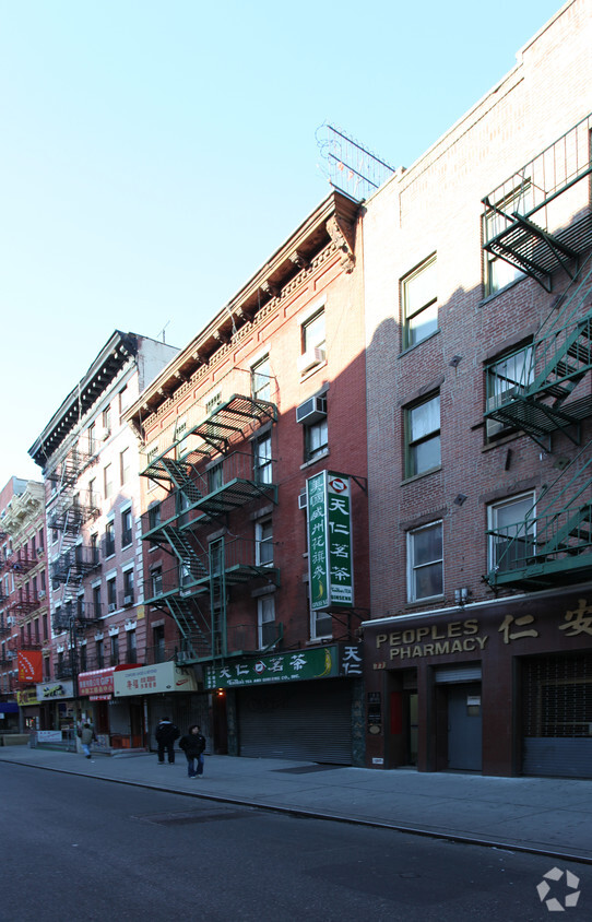 Building Photo - 73-75 Mott St