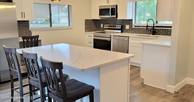 Foto del edificio - 313 Myrtlewood Rd