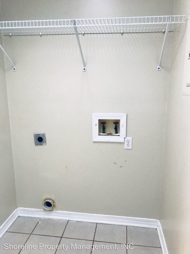 Building Photo - 3 br, 2 bath House - 5000 Midway