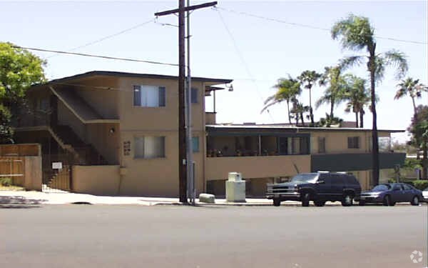 Foto del edificio - 105-111 Nutmeg St