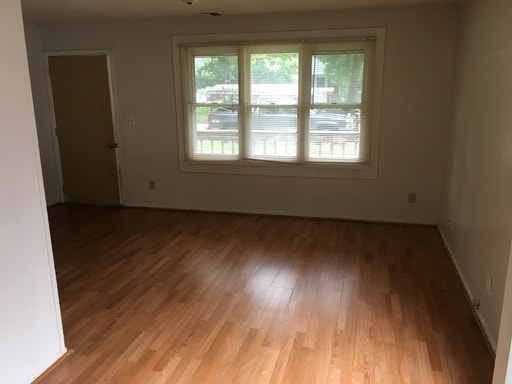 Building Photo - 703/705 Lee Ct