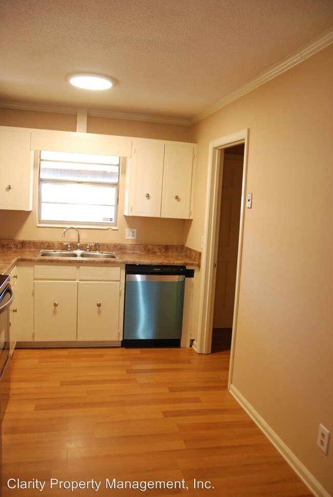 Building Photo - 2 br, 1.5 bath House - 3260 Terrace Ave NW