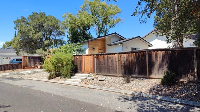 Building Photo - 12551 Sumner Dr