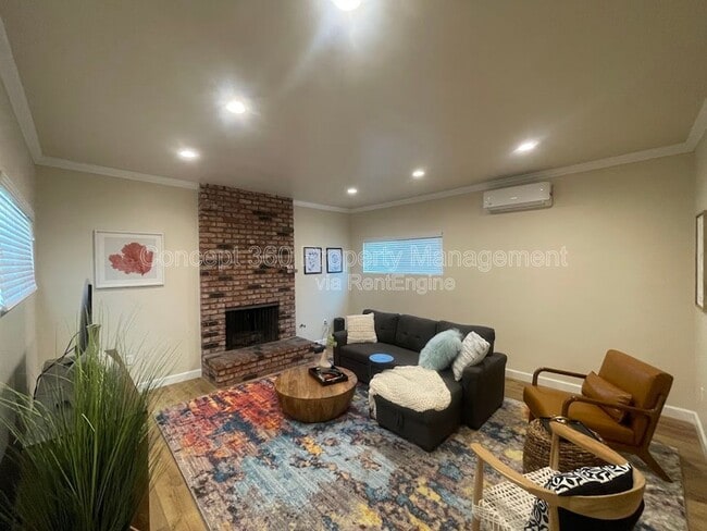 Photo - 1813 W Arbutus St Townhome
