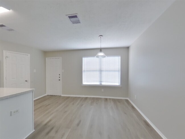 Foto del edificio - 18451 Sunrise Pines Dr