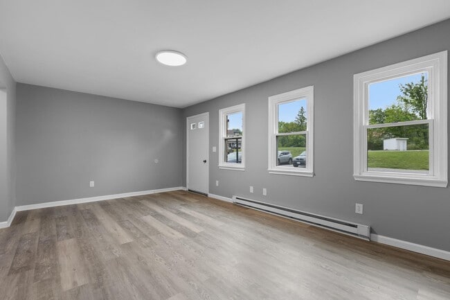 Building Photo - 500 NY-299