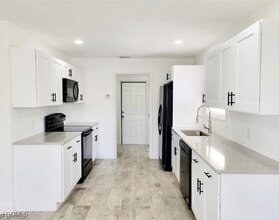 Building Photo - 9765 Montana Ct