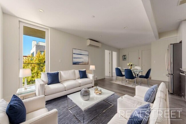 Foto del edificio - Stunning 2 BED w/ Balcony in Bushwick!
