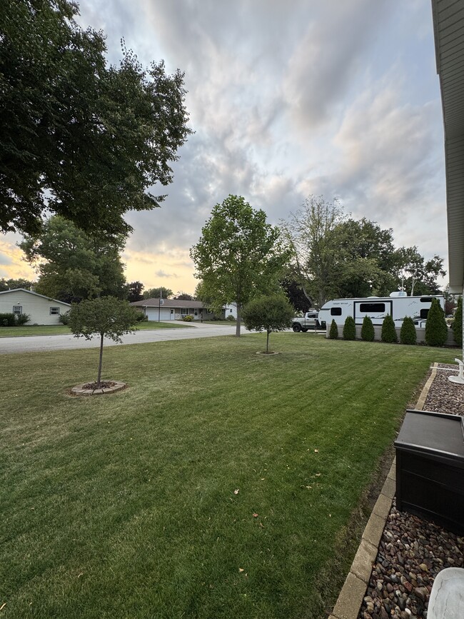 Building Photo - 2955 Jauquet Dr