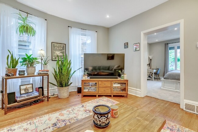 Building Photo - 1119 N Euclid Ave