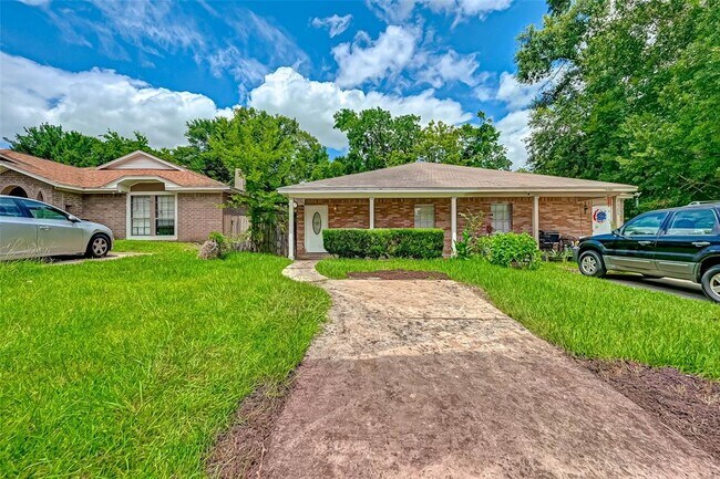 Foto del edificio - 22308 Tree House Ln