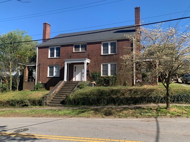 Building Photo - 100 Atwood St