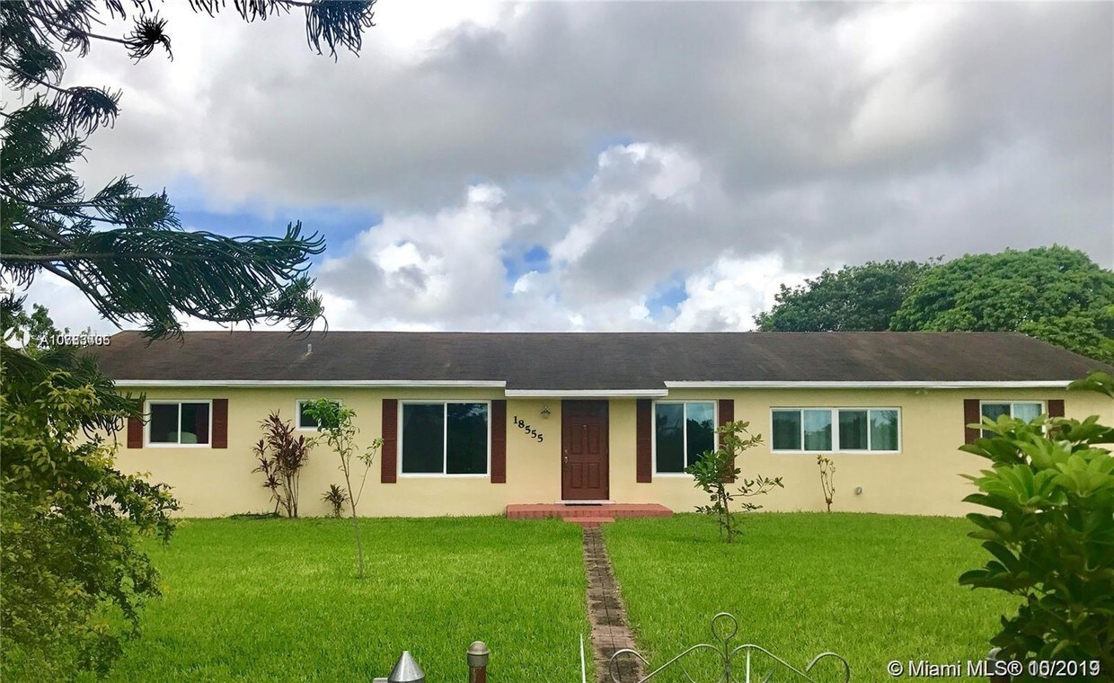 Primary Photo - 18555 SW 200th St