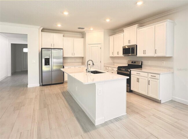 Foto del edificio - 17132 Holly Wl Ave