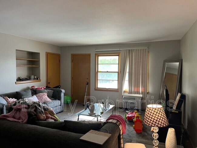 Foto del edificio - 4272 N 92nd St