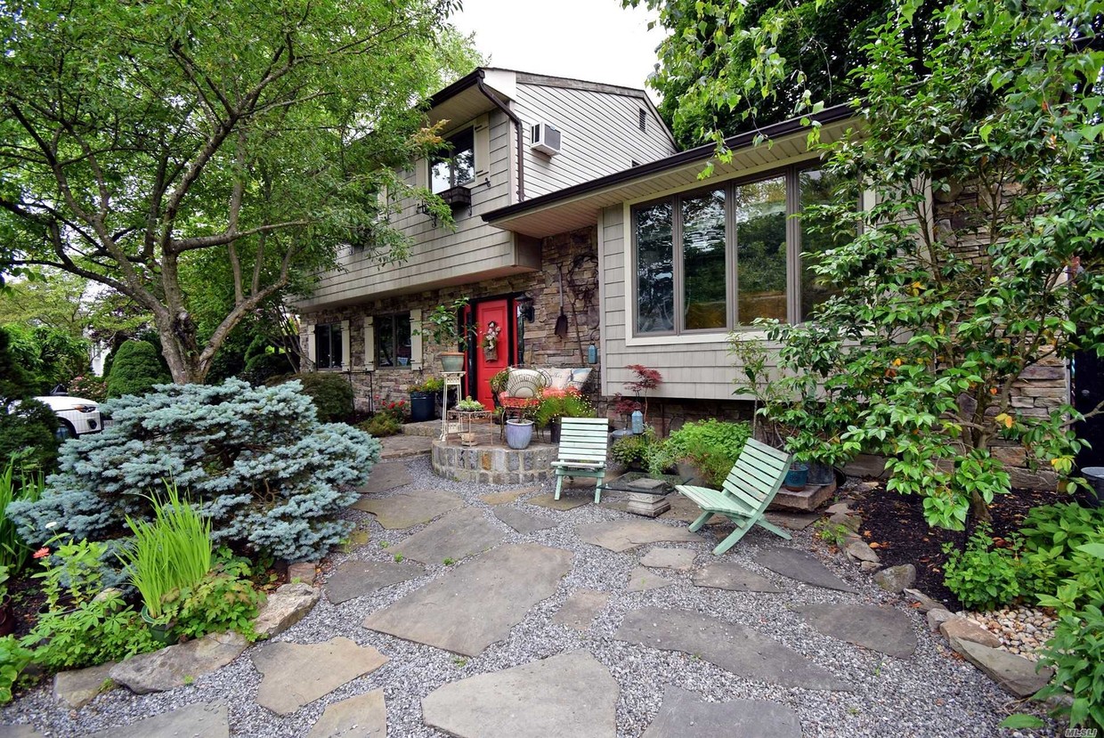 Primary Photo - 125 Maple Ave