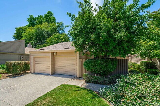 Foto del edificio - 478 Hartnell Pl