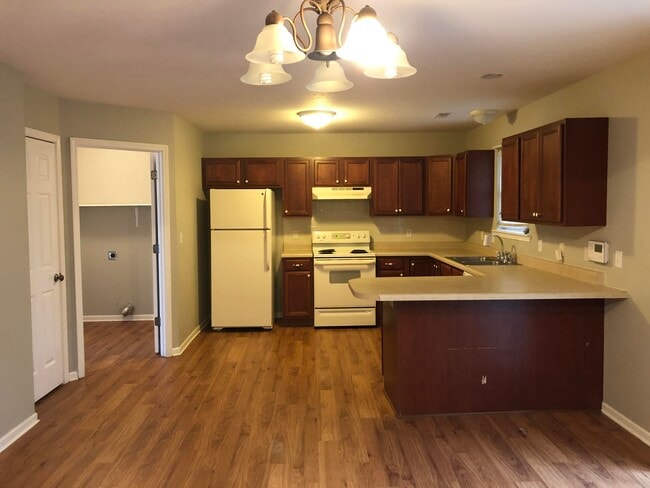 Building Photo - 5102 Sandstone Dr