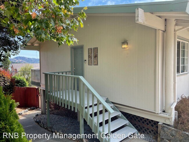 Building Photo - 3 br, 2 bath House - 635 Drake Avenue