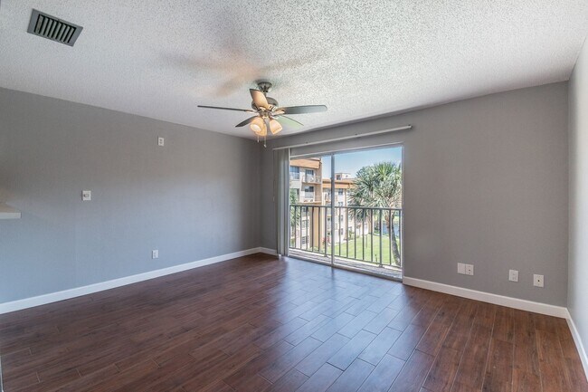 Foto del edificio - 5820 N Church Ave