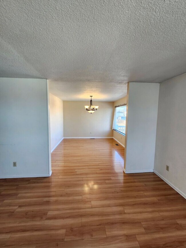 Foto del edificio - 2108 W 9th Pl