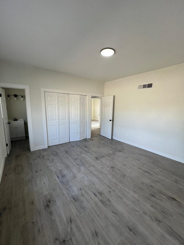 Foto del edificio - 10117 Shipley Ave