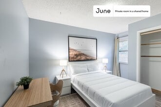 Building Photo - Room in Shared 3 bed/1.5 bath home