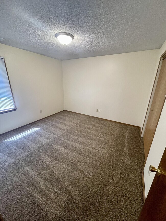 Foto del edificio - 817 Maple Ln