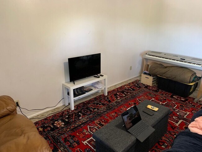 Building Photo - 1B/1B Pet Friendly Apartment South of BYU