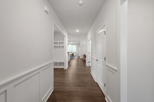Foto del edificio - 3032 Crossman Lk Rd