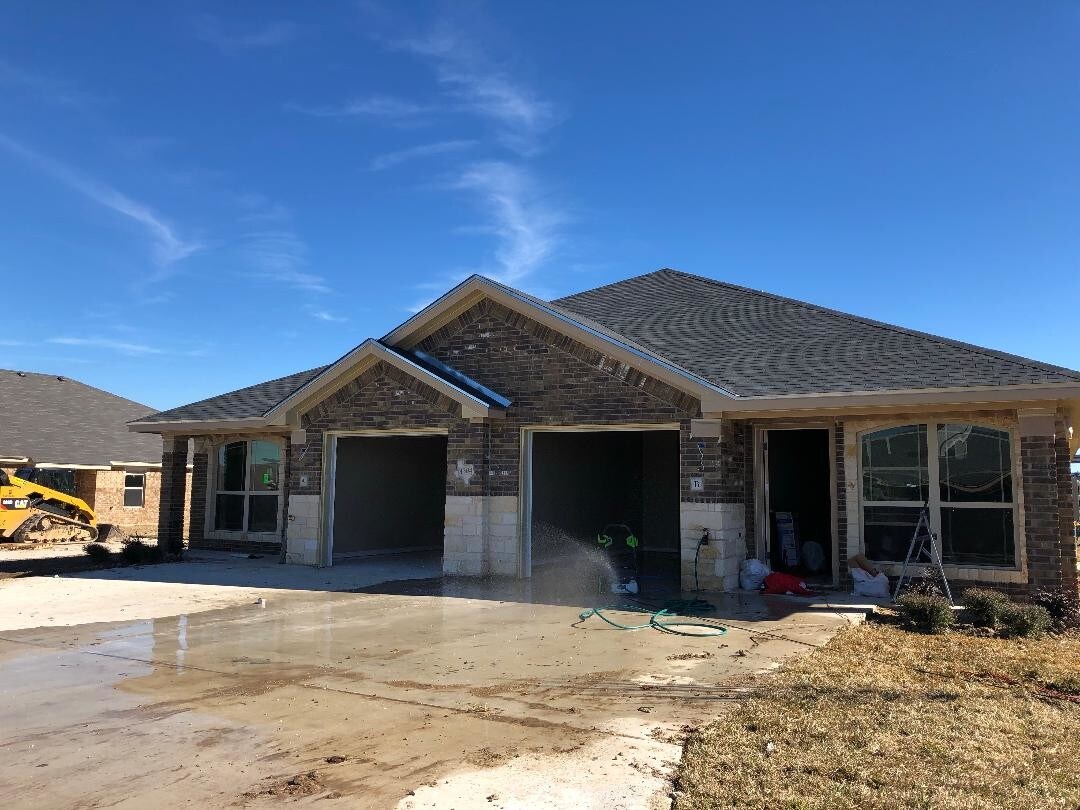 Foto principal - 2301 S Clear Creek Rd