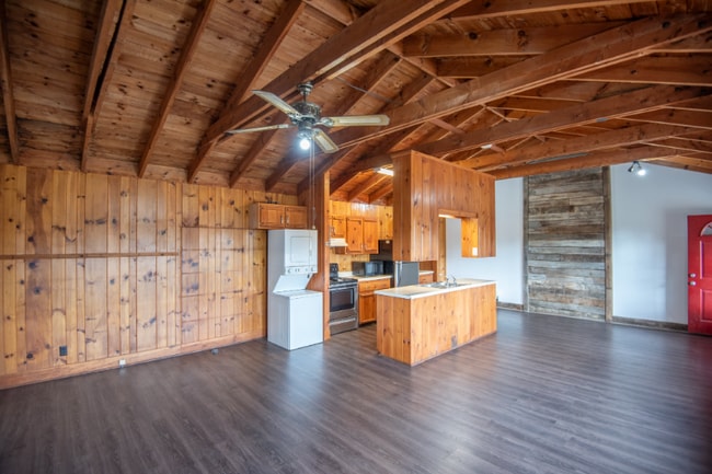 Building Photo - 207 Doe Meadows Dr