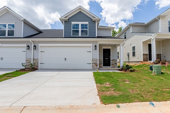 Building Photo - Beautiful Townhome in Greenville, Master o...