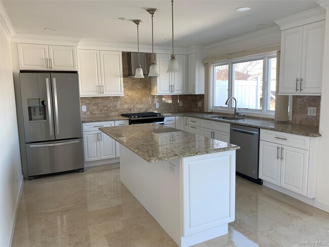 Foto del edificio - 97 Gainsborg Ave E