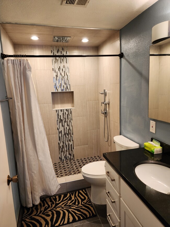 Building Photo - 6466 Buena Vista Dr