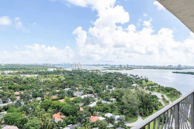 Building Photo - 780 NE 69th St 2306 Miami Fl 33138