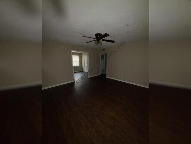 Foto del edificio - 1908 Kelly Dr