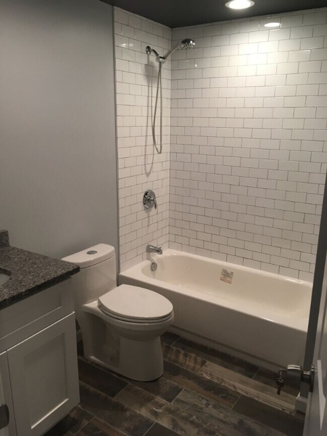 Building Photo - Oversized 3BR/3BA Luxury Home in Wooster S...