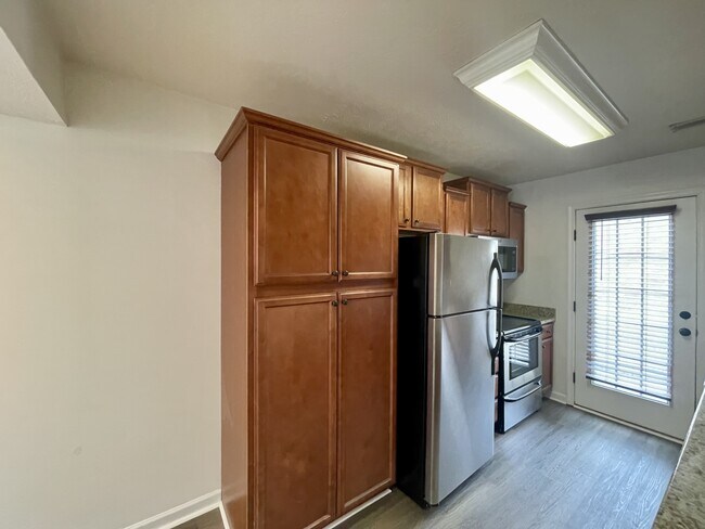 Building Photo - 111 Old Tavern Cir