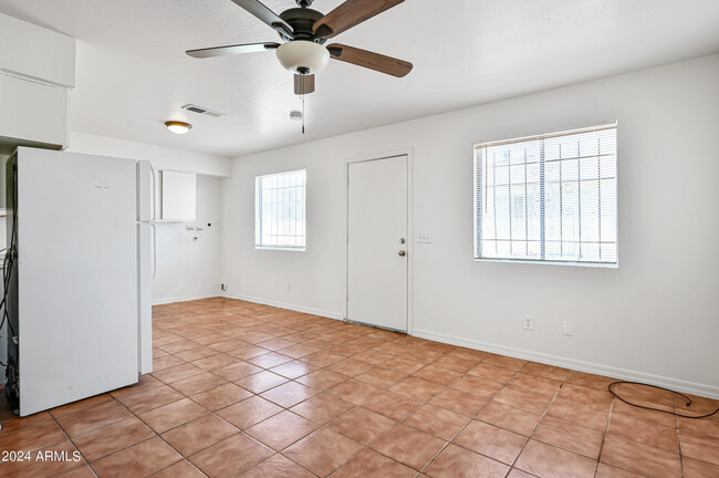 Foto del edificio - 3102 E Atlanta Ave