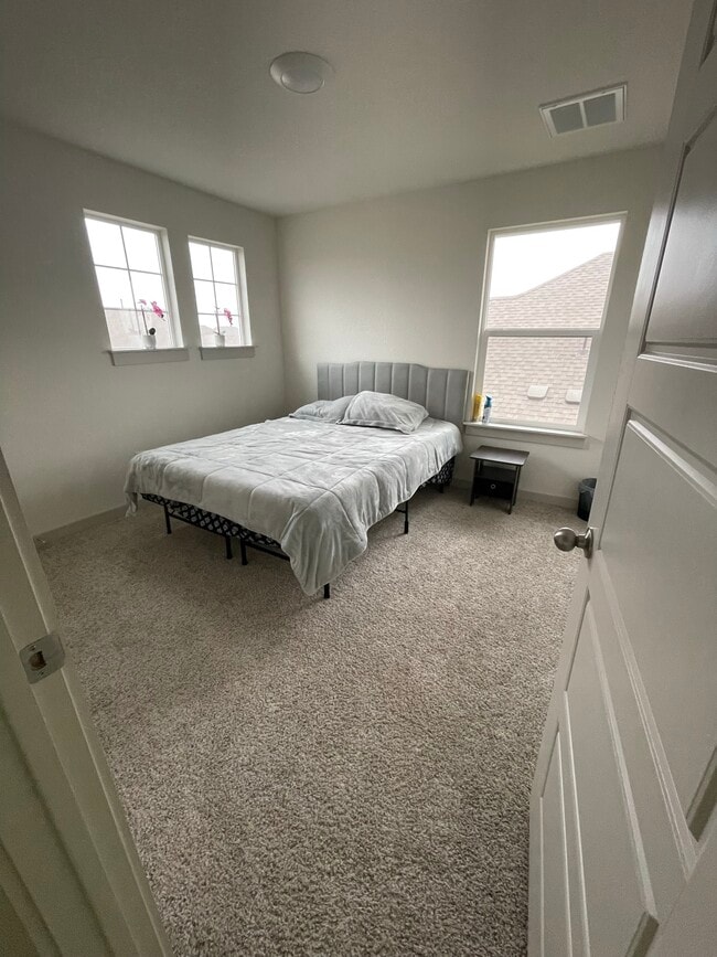 Building Photo - 13705 Mc Arthur Dr