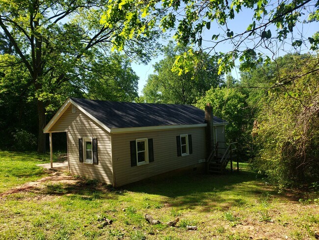 Building Photo - 302 Corner Wood St