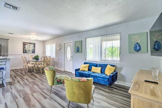 Foto del edificio - 14310 NW 12th Ave