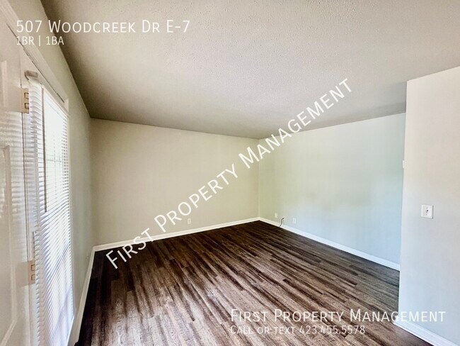 Foto del edificio - 507 Woodcreek Dr