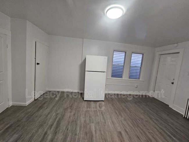 Building Photo - 1509 Prospect Ave