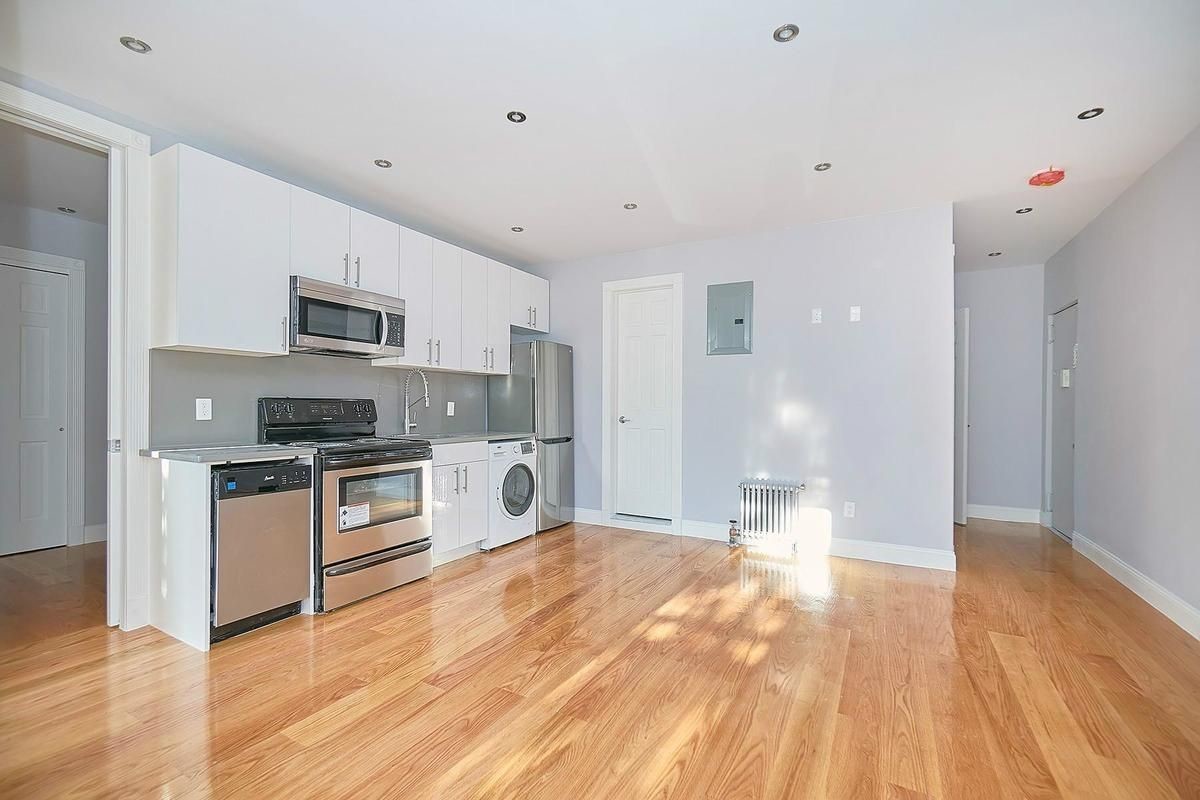 Primary Photo - 854 W 180th St