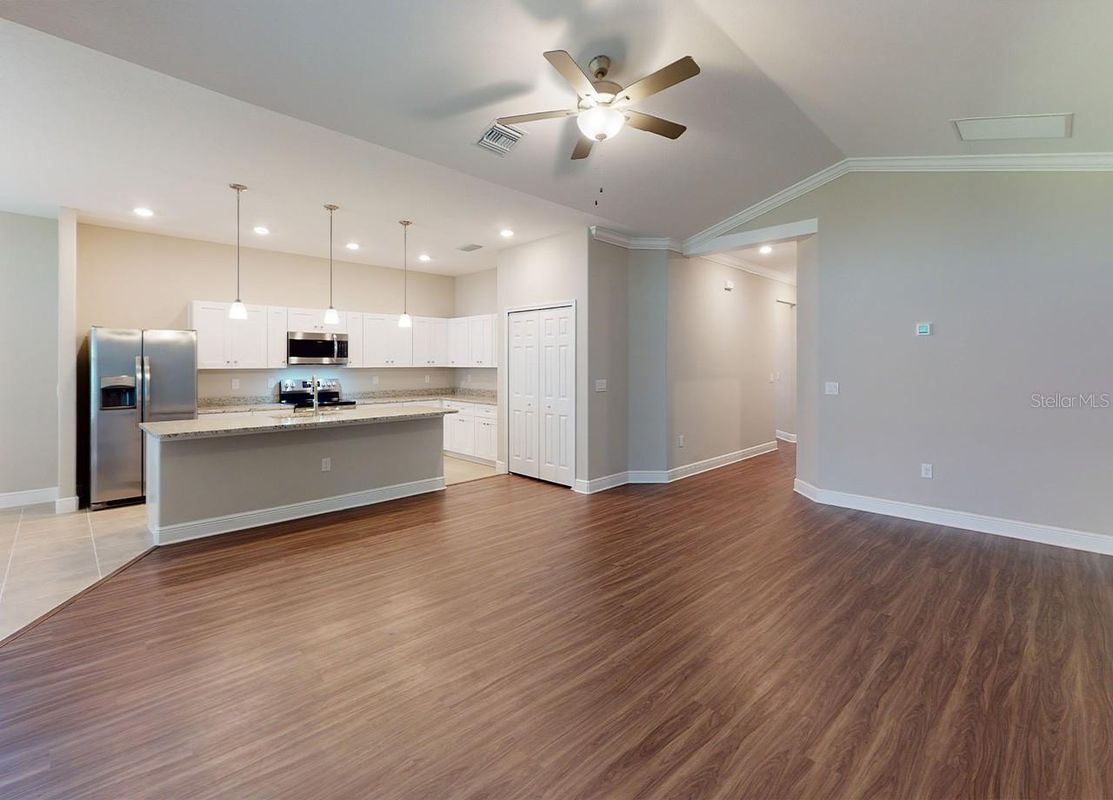 Building Photo - 90 Eleven Oaks Cir